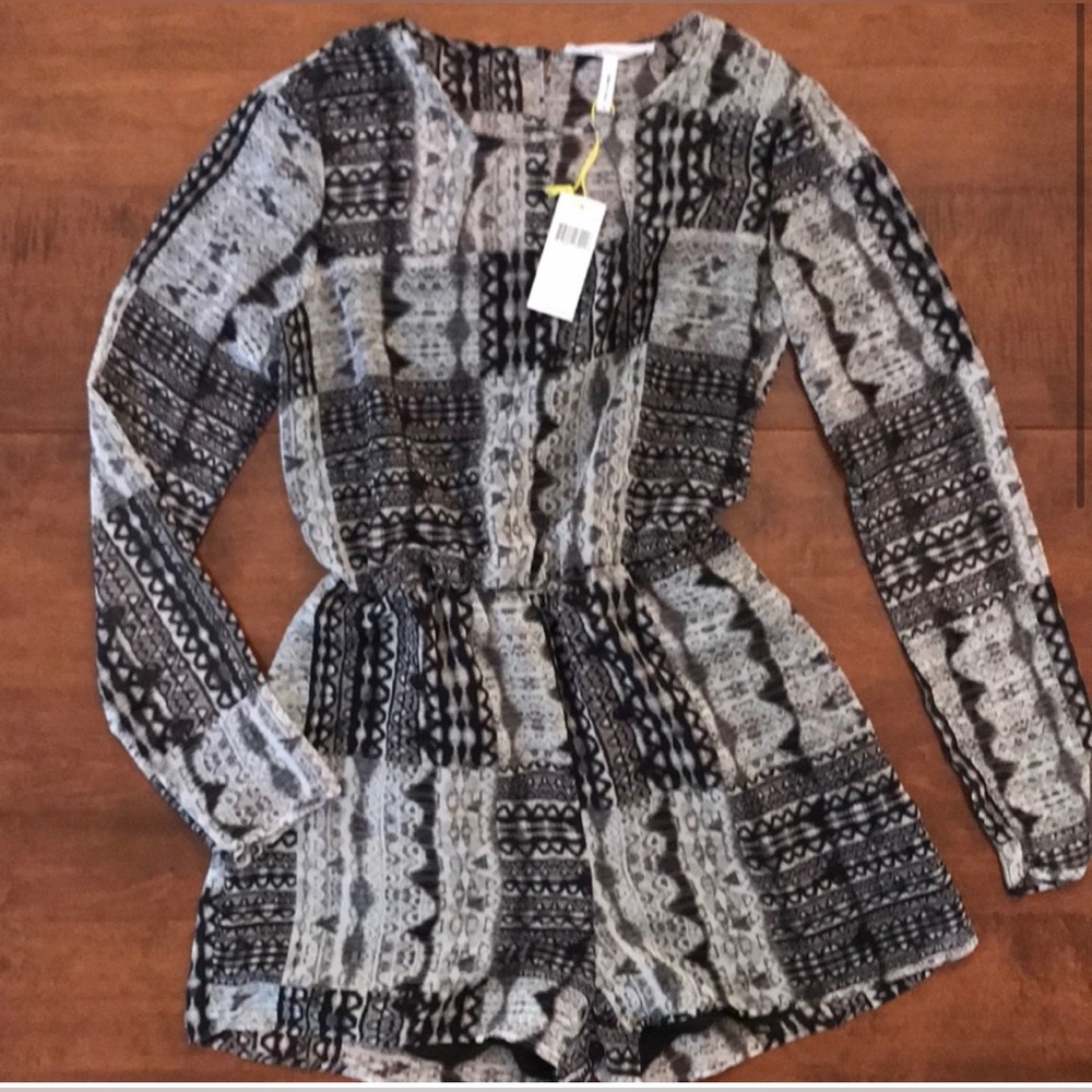 BCBGeneration black and white patterned Romper, NEW, size L